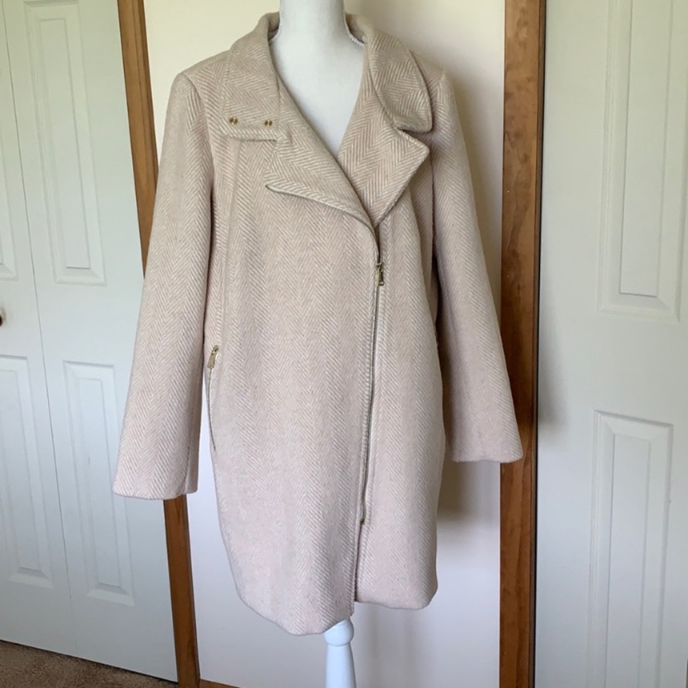 Cream trench coat by LOFT size XL